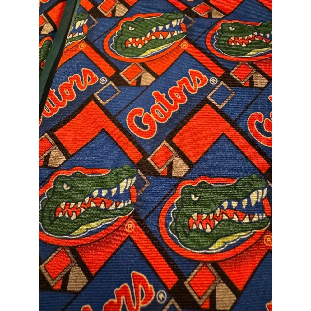 Vintage 90s Larson 100% Silk Florida Gators‎ Tie – Bold Collegiate Allover Print